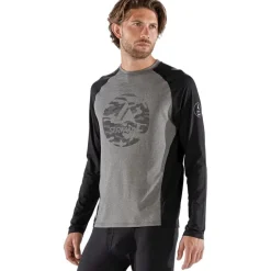 Bodyfit Crewneck Long Sleeve Base Layer