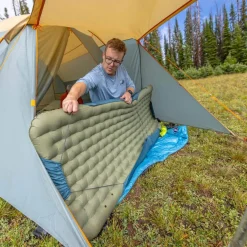 Campmeister Deluxe Insulated Sleeping Mat