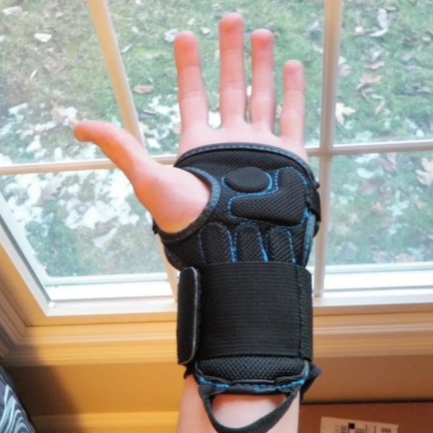 Flex Ski/Snowboard Wrist Guards
