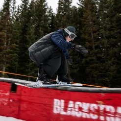 Glider Women's Freestyle/All Mountain Snowboard 2026