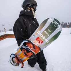 Push Up Women's All Mountain/Freestyle Snowboard 2026