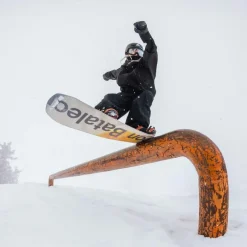 Push Up Women's All Mountain/Freestyle Snowboard 2026